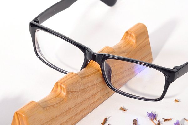 如何正确配戴眼镜才不会有损视力